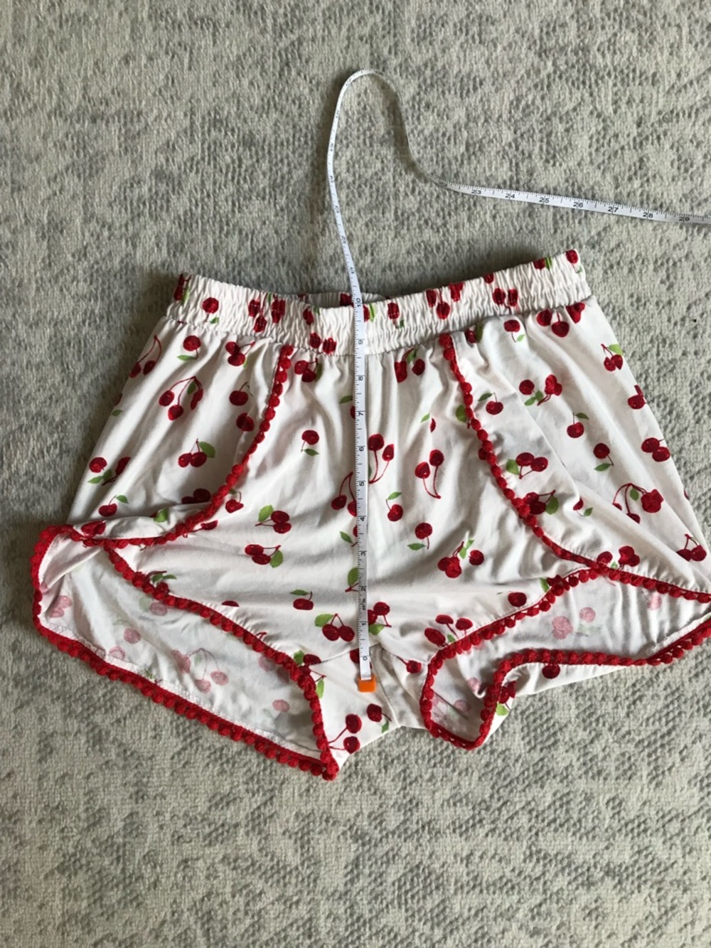 Rue21 White Cherry Print Women's mini dolphin Shorts with crochet Red Trim S - Picture 9 of 15
